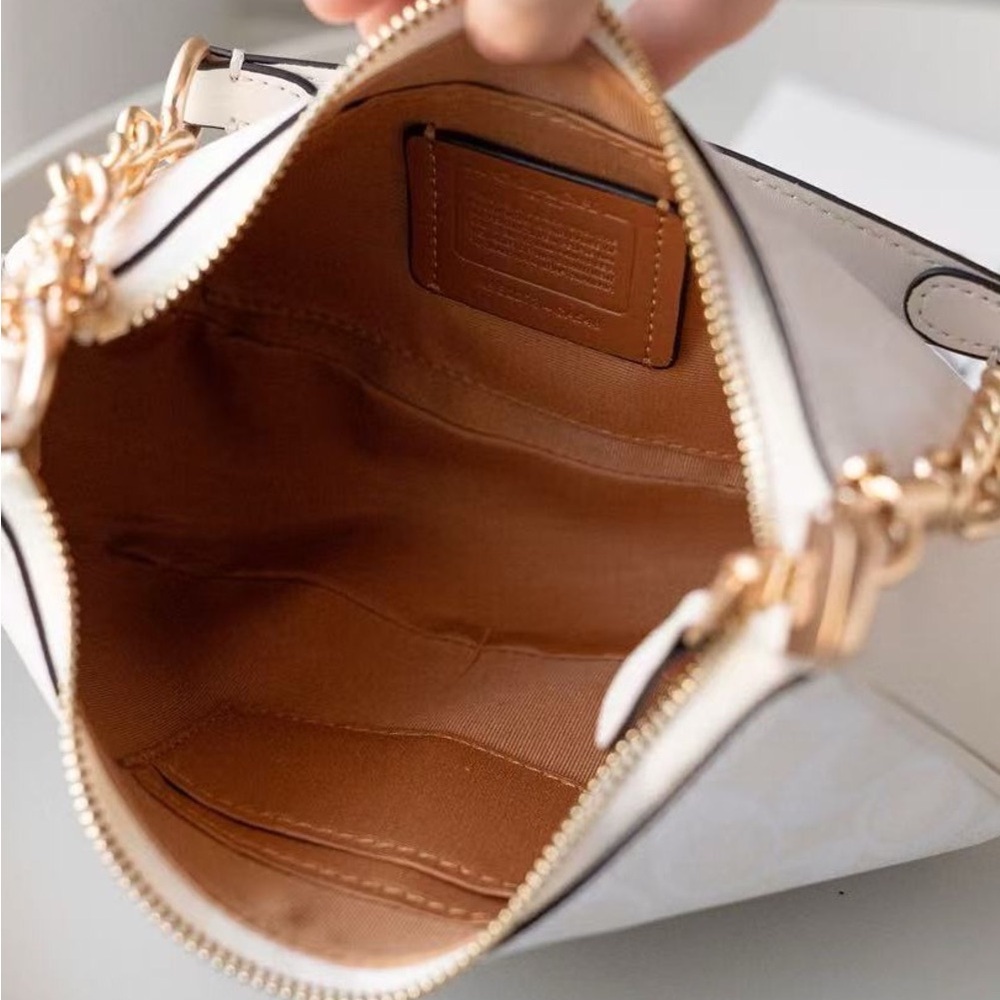Coach Teri Shoulder Bag White Signature Canvas - Picture 4 of 4